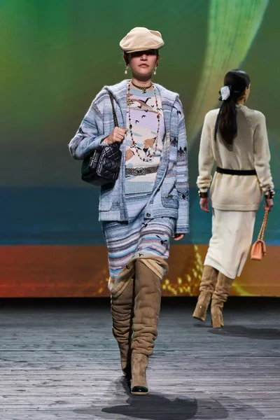 Look 33